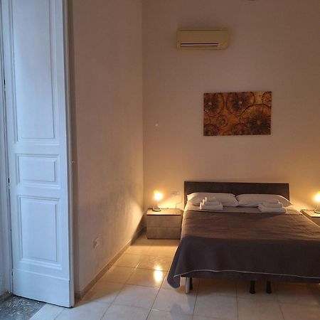 Donna Rita Apartment Наполи Екстериор снимка