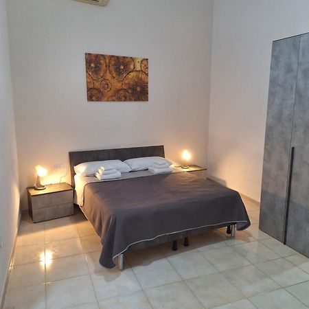 Donna Rita Apartment Наполи Екстериор снимка