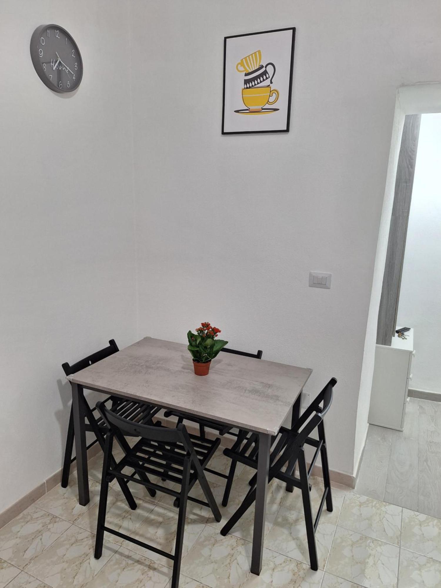 Donna Rita Apartment Наполи Екстериор снимка