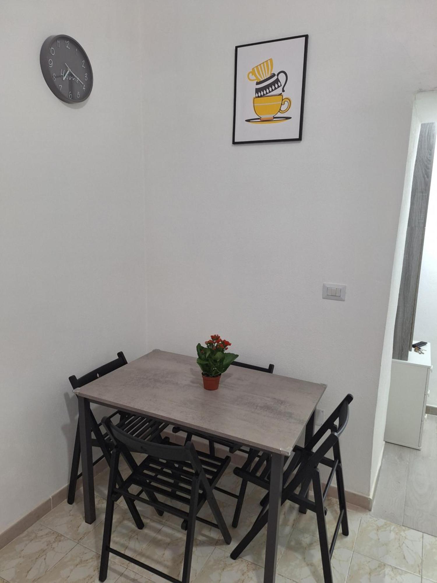 Donna Rita Apartment Наполи Екстериор снимка