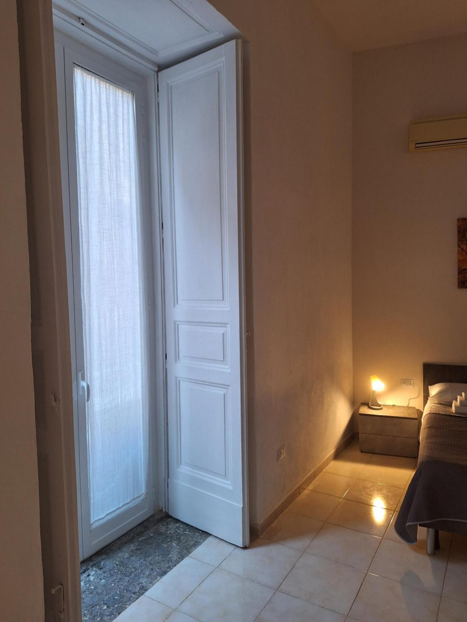 Donna Rita Apartment Наполи Екстериор снимка