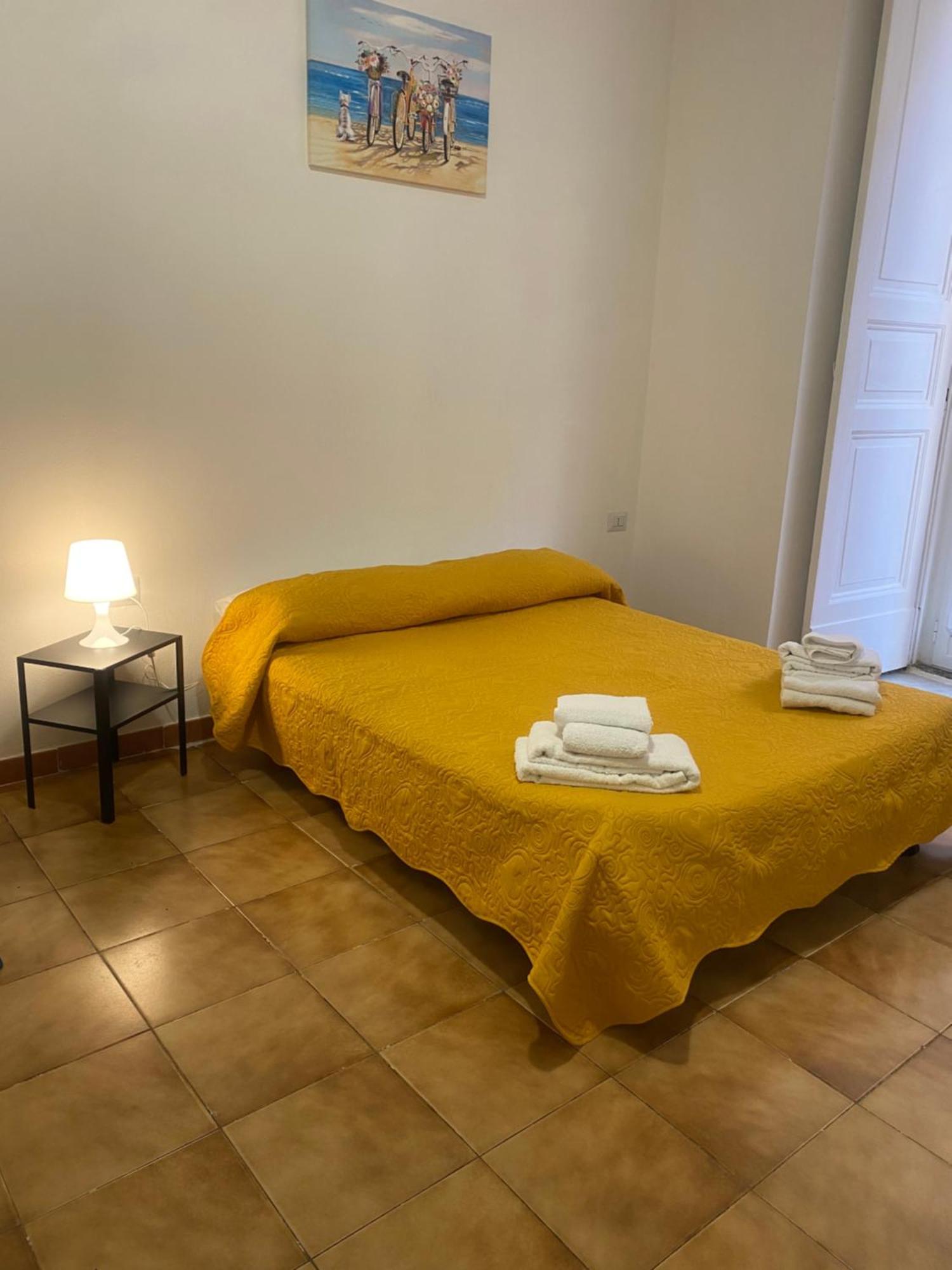 Donna Rita Apartment Наполи Екстериор снимка
